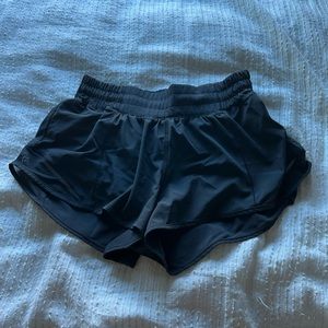 Lululemon Hotty Hot 2.5 Inseam LR Black